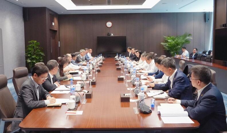 中國能建黨委書記、董事長宋海良與中信集團(tuán)黨委書記、董事長奚國華會談