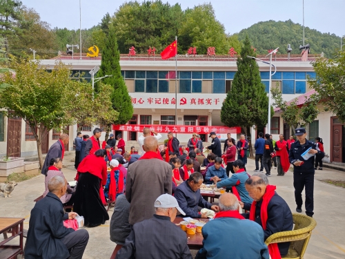 水電十五局幫扶點(diǎn)上廟村“聚情重陽節(jié) 情暖金