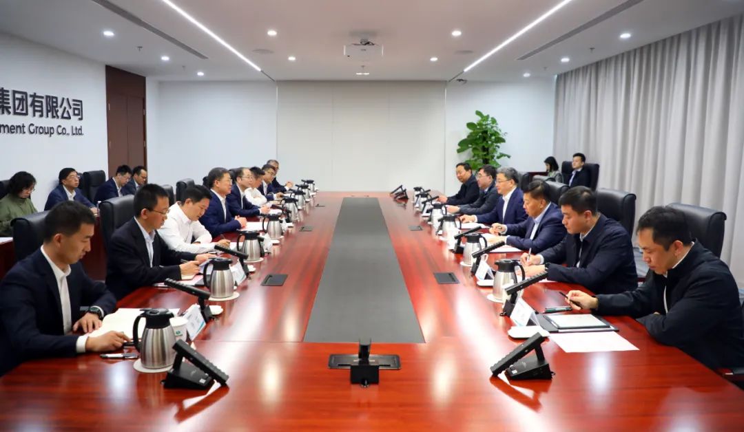 中國(guó)電氣裝備黨委書記、董事長(zhǎng)李洪鳳會(huì)見濟(jì)南市委副書記、市長(zhǎng)于海田