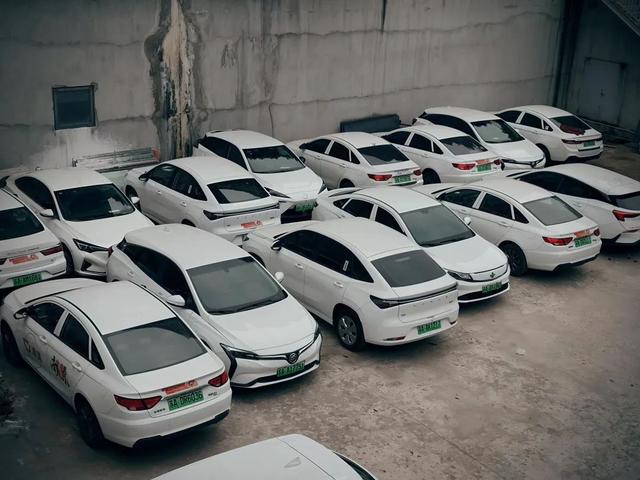 新能源網(wǎng)約車頻遭“拒保”，“一險難求”難在哪?