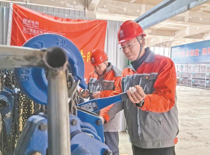 李俊鵬：走南闖北建電網(wǎng)，施工細(xì)節(jié)見真章