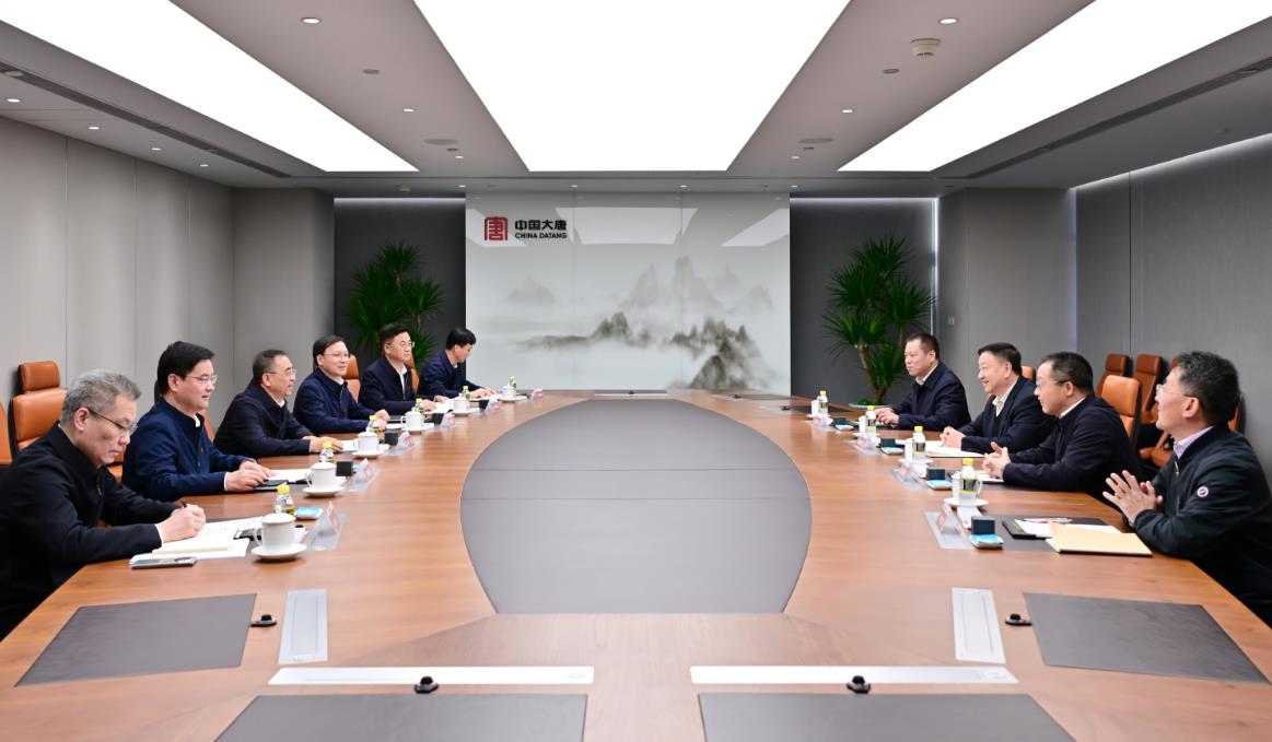 中國(guó)大唐董事長(zhǎng)鄒磊、總經(jīng)理張傳江與中廣核董事長(zhǎng)楊長(zhǎng)利、總經(jīng)理高立剛會(huì)談