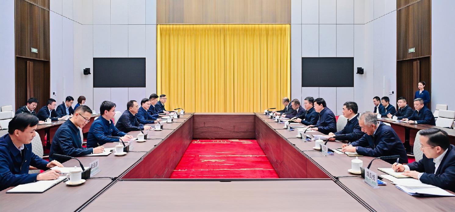 中國大唐集團(tuán)董事長鄒磊、總經(jīng)理張傳江與國家電網(wǎng)董事長張智剛、總經(jīng)理龐驍剛會談