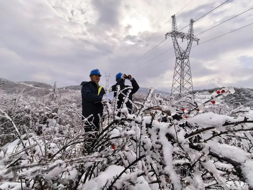 南方電網(wǎng)科技抗冰 讓冰雪“看得見、除得掉、防得住”