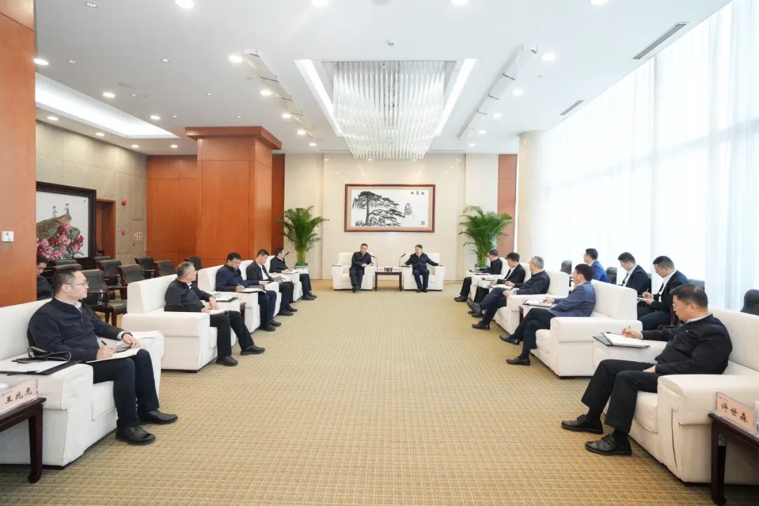 華能集團董事長溫樞剛、總經(jīng)理張文峰會見哈電集團董事長曹志安、總經(jīng)理黃偉