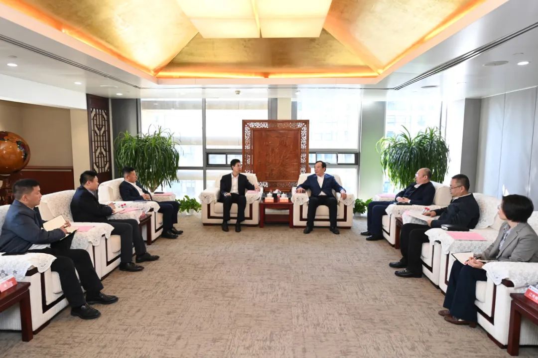大唐國(guó)際黨委書記、董事長(zhǎng)李凱會(huì)見中建五局黨委書記、董事長(zhǎng)田衛(wèi)國(guó)